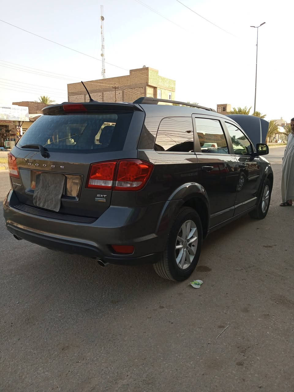 سلام عليكم دوج جورني رقم بغداد انجليزي باسمي فول مواصفات تخم تاير جديد سياره جديده بصمه 3 قطع تبريد 7 راكب موديل 2017 سعر 130 وبيها مجال رقم الاستفسار *********** مكان السياره نجف سونار مرفق مع المنشور

