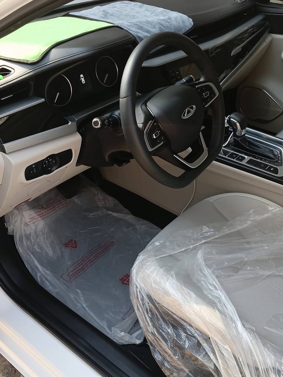 السلام عليكم
من رخصة الادمن المحترم 
للبيع شيري اريزو 5 موديل 2025 رقم اربيل باسمي تحويل او وكالة اني بالخدمة السيارة ماشية 2000 كيلو مكاني بغداد  وهذا رقم تليفوني  *********** بي وتساب  وتحياتي للجميع
