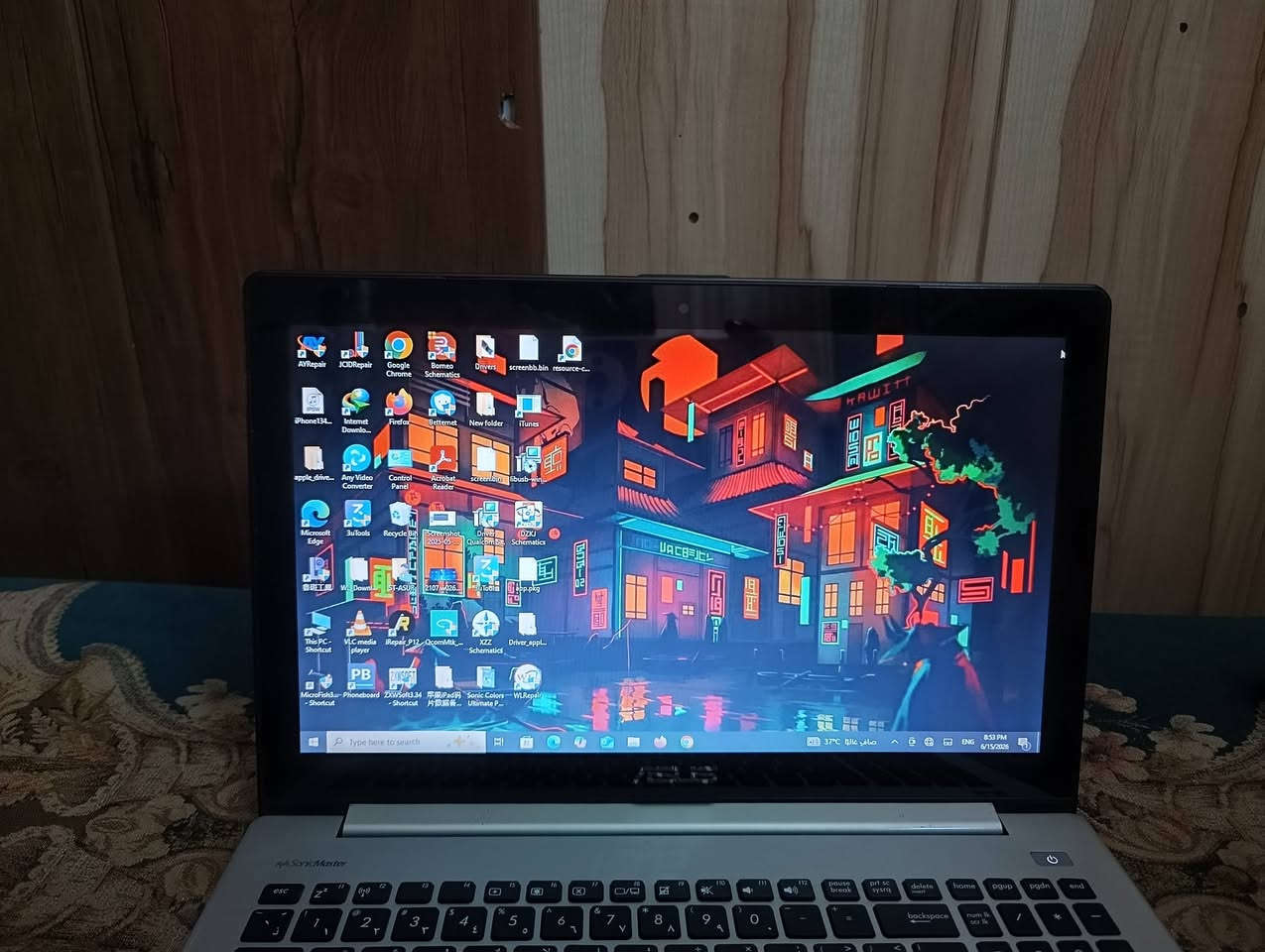 السلام عليكم 
لابتوب ASUS بحالة ممتازة ومواصفات جيدة للاستخدام اليومي والدراسة 
المعالج Intel Core i7-3537U 2.50 GHz)
الذاكرة (RAM): 4 جيجابايت 
حجم الشاشه 15.6 تدعم اللمس
الهارد  SSD بسعة 512 جيجابايت
***********
