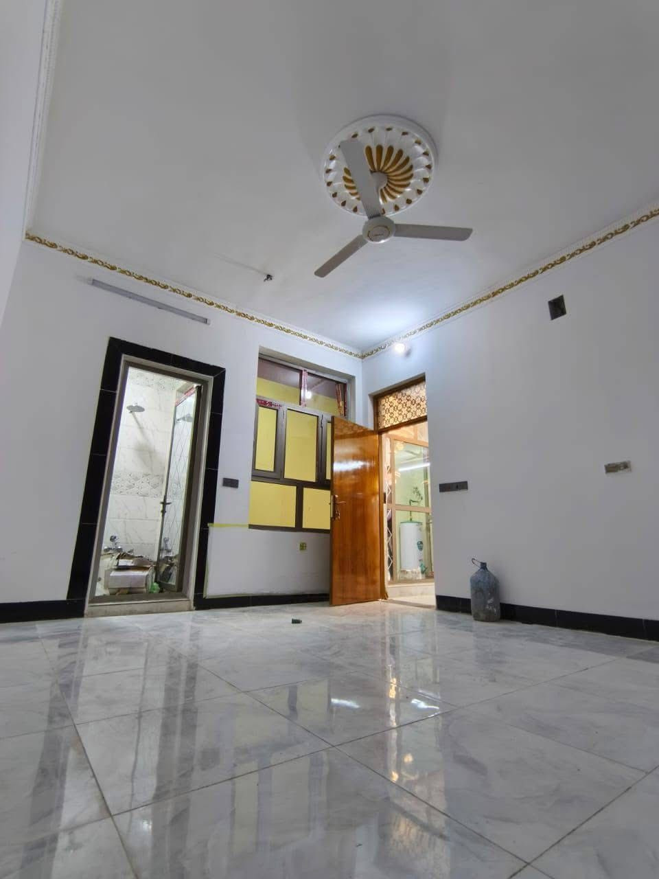 بسم الله ماشاءالله
140 متر طابو زراعي سند 25

البيت مدخلين استقبال مطبخ

غرفه جوه ومنور كبير وصحيات

طابق ثاني غرفتين نوم وخدمات

موقع البيت حي المهندسين 

مقابيل مستشفى حمادي شهاب 

قبل مرور الحسينيه 

سعر 145 بي مجال

***********
