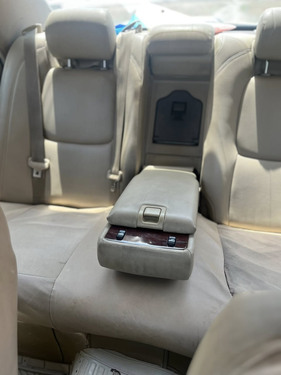 السلام عليكم ملكه 2003 للبيع 
تسجيل قديم
فول موصفات.  ١/١ 
كفاله عامه من الكصه ونقل جثه والاصوليات 
رقم بصره بسمي 
سنويه تنتهي 2030
٤ دكم اصل  
شاصي ٧٥
مكينه ٣٠٠٠
تحوير فوك وجوه نجف 
دشبول عارف العيساوي
كرستال اصل رويال 
ثلاجه برده تبريد قطعتين 
تبريد تدفئه فول  
كشنات 4كهرباء
الجام تحكم اوتو   
المكان لقرنه ثغر 
سعر.  ١٢٠      ***********
