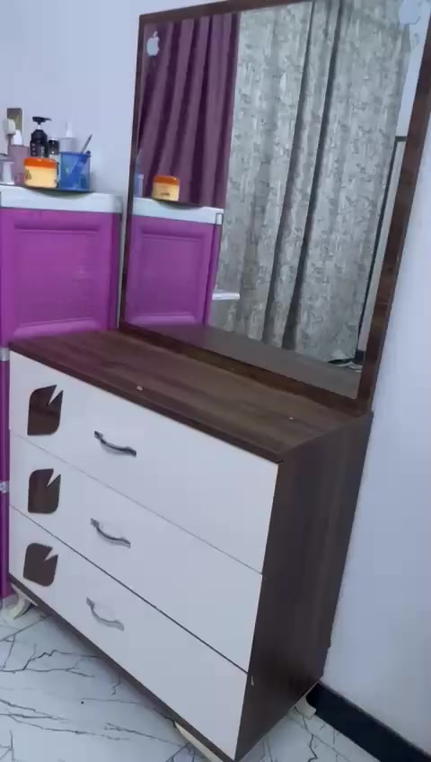 غرفة تركيا 5 قطع
نضيفه ومرتبه استعماال قليل 
للاستفساار
***********
