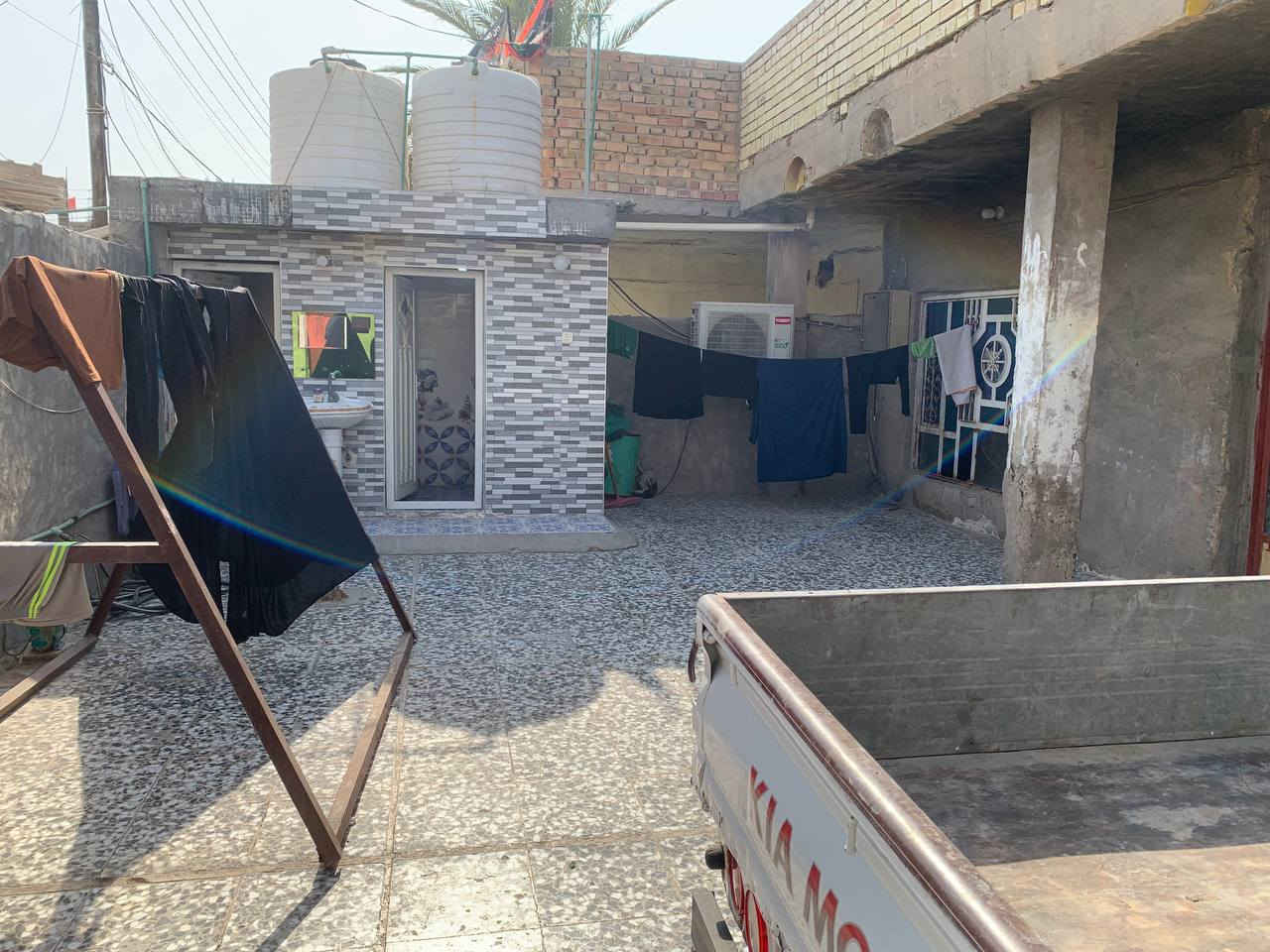 سلام عليكم بيت للبيع وره فيتامين السعاده مساحته200متر قاطين القاط الثاني غرفتين وصاله ألأستفسار ‏‪***********‬‏
