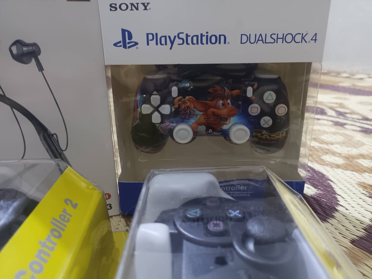 🎮🔥 جديدنا في مركز القمة للموبايل 🔥🎮
متوفر الآن يدات  البلاي ستيشن 🎉
🎮 بلاي ستيشن 2
🎮 بلاي ستيشن 4
استمتع بأقوى الألعاب وأفضل الأوقات مع أصدقائك 😍🔥
أجهزة نظيفة ومضمونة وبأسعار مناسبة 💥
✅ تشغيل ممتاز

✅ عنوان المحل بلدروز شارع المسعوديه 
📞 للحجز والاستفسار:
📱 ***********
