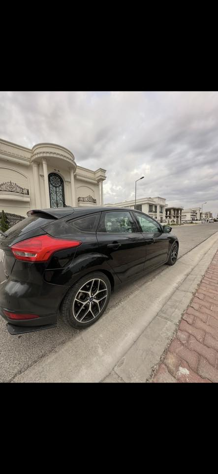Ford Focus 2018 SEL
فول مواسفات
فتحة- شاشة سوني 
شغال
١ قطعة سبغ بدون دواخل
9300$ مجال بسیط
***********
***********
