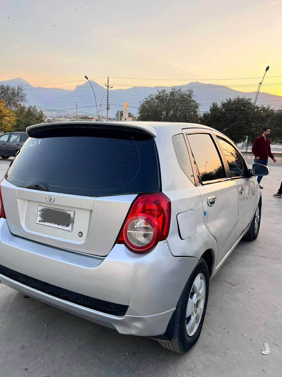 سعري٣٥$ مجال
شوين سؤران
ئه ڤيو دايو 
موديل ٢٠٠٩
گيرومه كينه به شه رت
سبوخ حيزام بؤجواني بئ لئدران
 سه خفي به شه رت سبوخ نیه
مه نه فيس ئه سلي و پاكانه
توندوتؤله
سه ياره كه جايز و جوانه
مالی مە دە نی و دزیاری بە شە رت
ژماره ي موبايل ***********
شوين:سؤران أربيل, العراق
