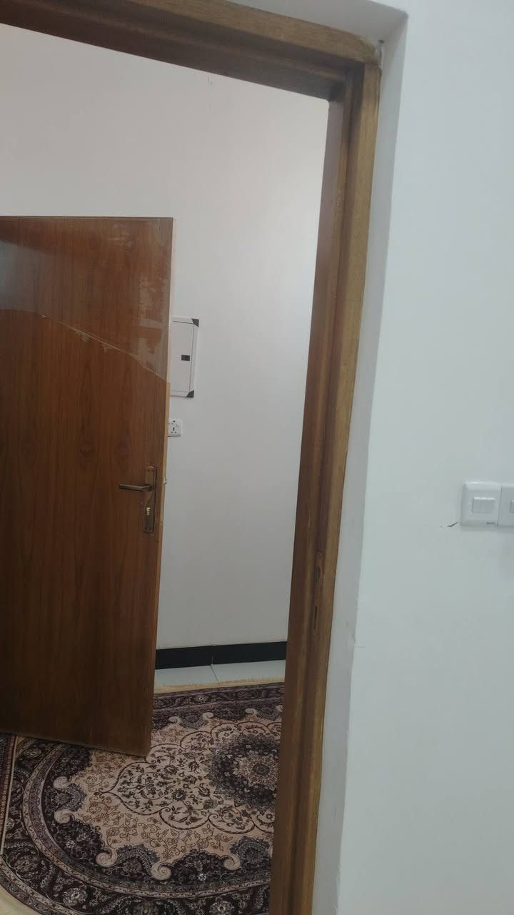 السلام عليكم
بيت للبيع في محيله شارع المشروع صفحه الشط المساحه الكلية 504 الواجهة 14 النزال 36. مساحة البيت 190 متر يحتوي البيت على 3غرف وديوانيه
الغرفه الأولى 5*4
الغرفه الثانيه 5*4
الغرفه الثالثه في الطابق الثاني 5*4
الديوانيه 6*4
المطبخ 5*4
الصاله 9*4
سنة البناء 2024
السعر 165
جوارين أهل ابي الخصيب الاصليين كلهم ناس طيبين
التفاصيل أكثر اتصل على الرقم ***********
تعال وشوف البيت احلى من الصور.

