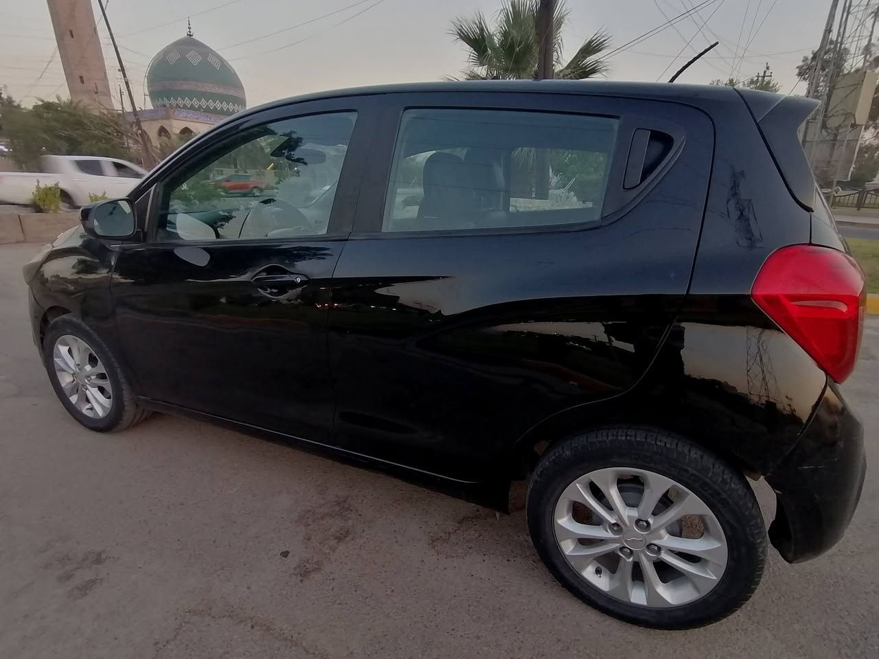 ‏‎شوفرليت سبارك 
  وارد # كندي 201‪9
ماشية 83 الف كيلو قابل للزيادة 
‏‎‏‎مواصفات
‏‎‏‎سبارك lt  كشنات مخمل شاشة كبيرة
‏android كاميرا خلفية 
 محرك 4 بستم ‏‎‏‎1400 اقتصادي تبريد ثلج 
هزه جديده اليوم هزيتها بتاريخ 22 /6 /202‪6
‏‎السيارة باسمي تحويل ثاني يوم 
رقم # بغداد 
دهن جديد البارحة مبدله نوع XADO ب80 الف 
بانزين محسن فول بيها يعني شغل وطلع 
 سونار موجود بالصور 
حادثها فقط جاملغ جهة السايق وشويه من البنيد وشويه من الباب بس صابغين 3 قطع مكفوله لغد وشاصي
#سعر  73 ورقة 
‏‎مكان السيارة # بغداد البياع 
***********‪
