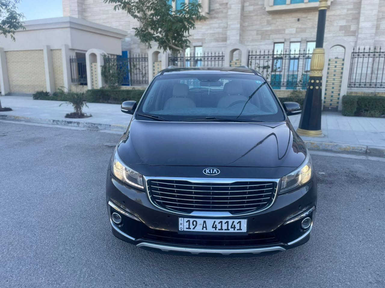 اسلام عليكم للبيع كيا سيدونا
موديل 2016 وارد أمريكي صور الحادث مرفقه بلمنشور 
السيارة جديدة وجاهزة من كلشي رقم كربلاء انكليزي دولي سنويه 2030 
المواصفات 
LX
6V
7راكب كشنات Vip 
3 قطع تبريد كامره دوارة 
كشنات قلاب +كهربائية  
بيبان كهرباء + جنطه كهرباء 
اشاير مري + شفط 
حساسات امامي خلفي 
كامره اماميه + خلفيه 
شاشه  
بعد بيها اهوي مواصفات 
السيارة جديدة وجاهزة من كير محرك تخم تاير تبريد حداديه كله جديد  
السعر 165 وبيها مجال بسيط 
الاستفسار أكثر اتصل // ***********
عنوان السياره كربلاء المقدسة اخون مكلف بنشر بيع فقط
