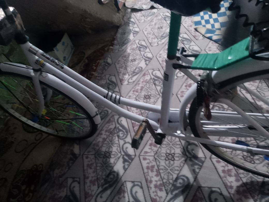 بايسكل للبيع نظيف حجم 26 سانتوس مكان السماوه رقم ***********🦅
