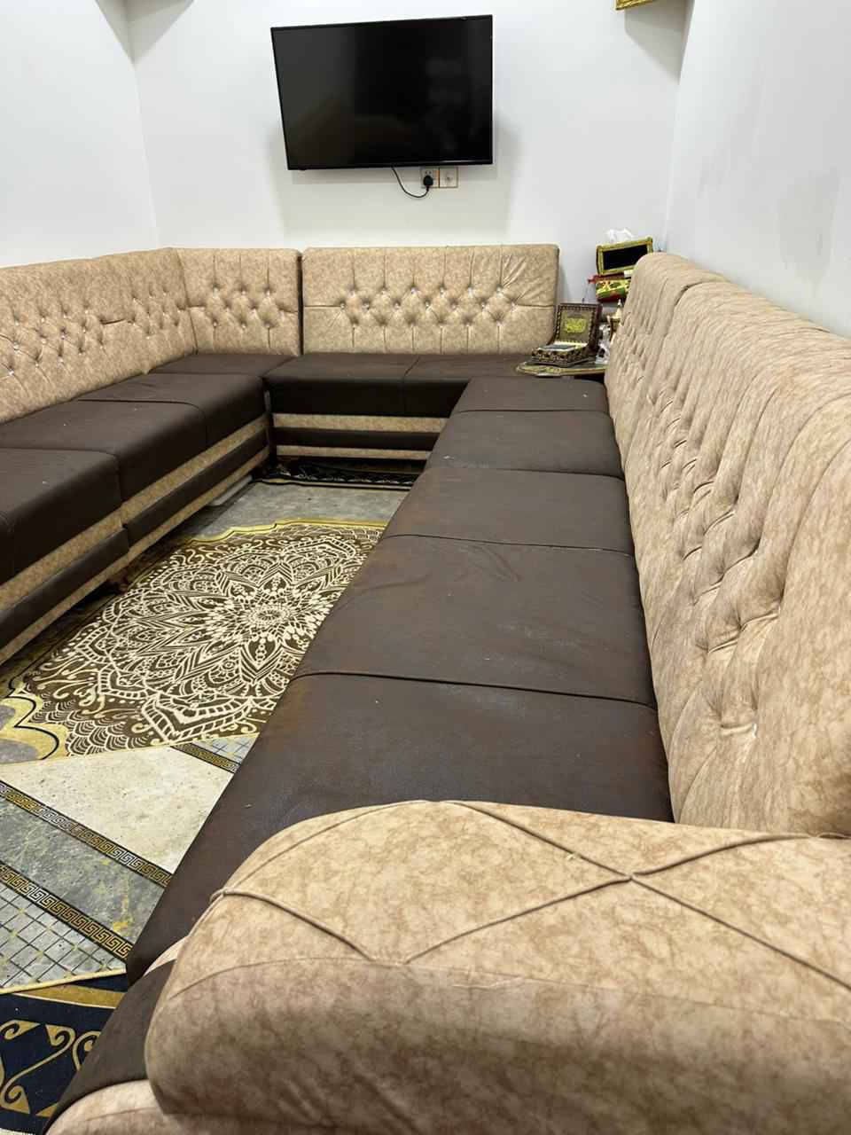 سلام عليكم ديوان اخو الجديد مستعمل شهرين نضافه 100/100 
السعر 500 وبي مجال قليل  العنوان شط العرب الجزيره 

رقم *********** البصرة, العراق
