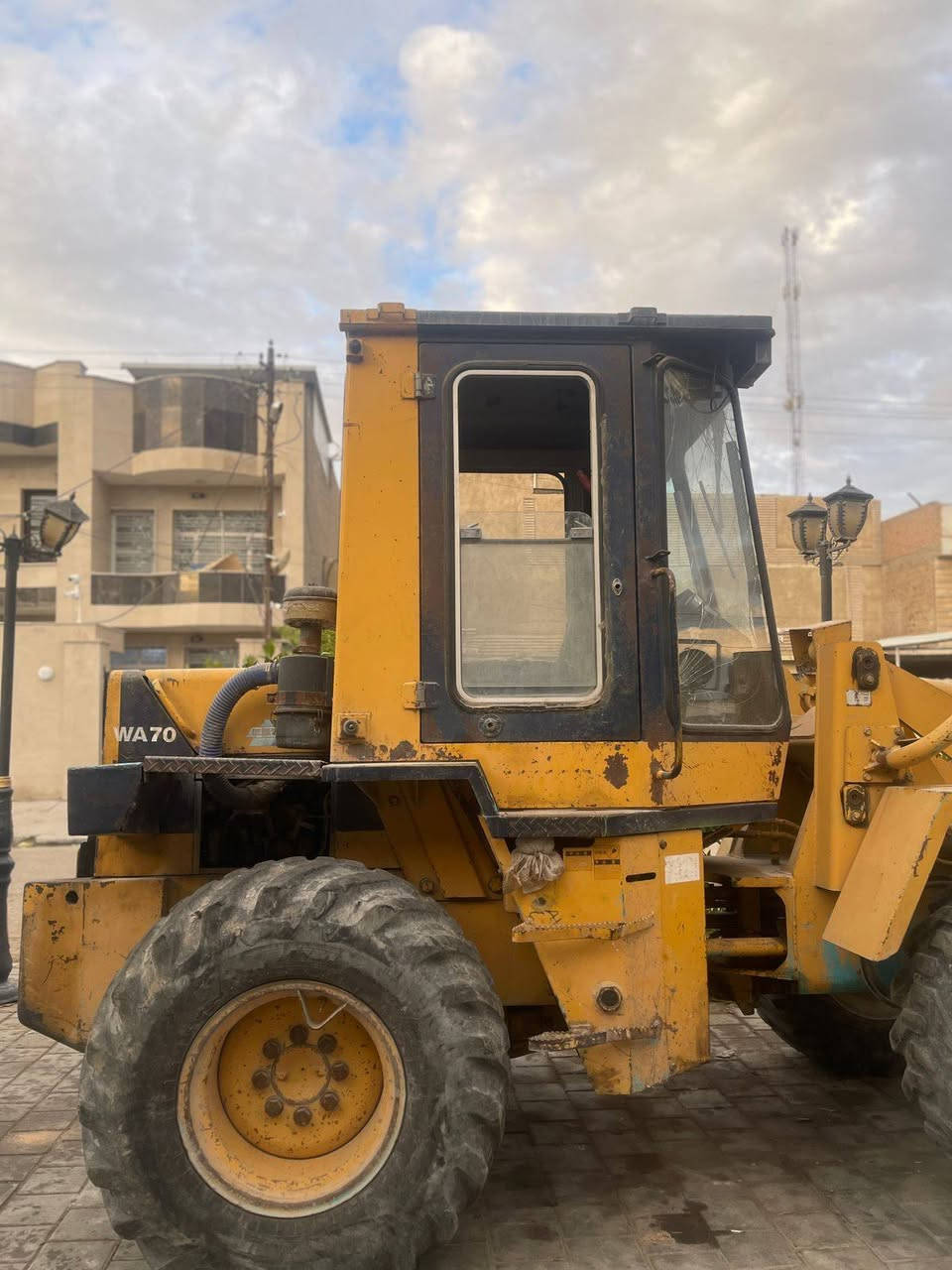 شفل كوماتسو 70
2009
بغداد باسمي 
كيرر مكينه اكسل مكفولات 
رقم::***********
السعر ::175
