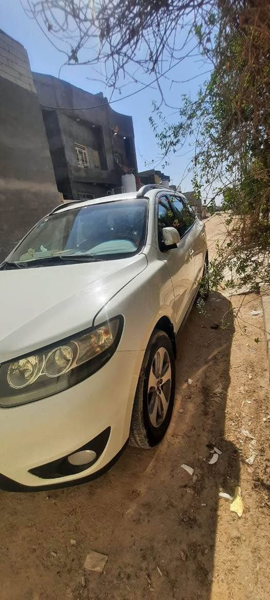 للبيع  سنتافي موديل 12
6 سلندر 
مرايا شفط 
3 قطع تبريد +تدفئه 
ومكينه كير كفاله ما مفتوحه حداديه خير من الله مسجل شاشه رقم انكليزي بأسمي يوجد مراسله

(الحادث جاملغ الخلفي ربع و جاملغ الأمامي مبدل اثر خياس)
العنوان البصره الجزيرة الفيروزية 
ملاحظة الاتصال على هذا الهاتف صاحب السيارة 

*********** Singapore
