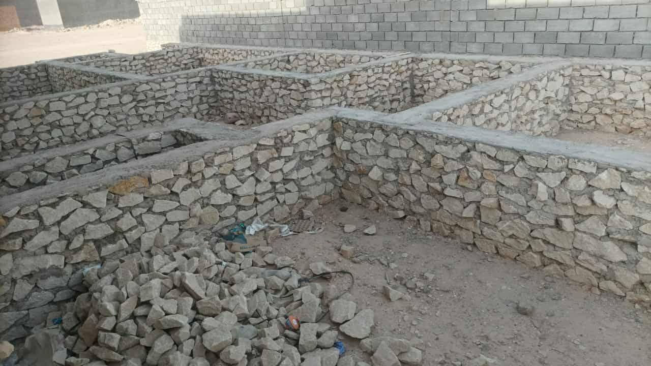 تچعيب للبيع غير مسجل بس أرض سكنيه بضمان اي شي صير عليه ) فوق بني داهر داخل منطقة سكينة واصلة جميع الخدمات داخل مرتسم ( بلدية ) / قضاء حديثة / الانبار
المساحة الكلية / ٢٥٠ م

كما موضح بالصور ادناه 

المحتويات /

ديوان 
مطبخ 
غرفتين 
صالة 
صحيات داخلية 

السعر خاص ***********
