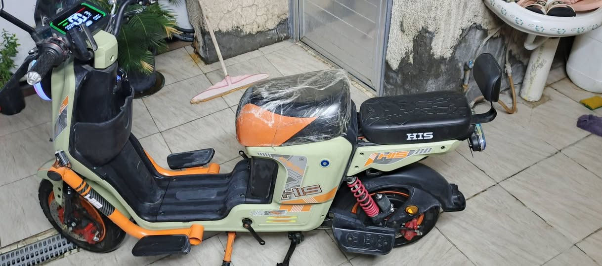 السلام عليكم 
دراجه 900H
للبيع فقط 
مواصفات 
خمس بطاريات 32امبير HIS 
العقل رياضي 
ممشاه 4000
الملف 2000wرياضي 
مشتريه ب2024شهر9
بركاته دسك هايدروليك 
ثلاث انضمت تشغيل
 سويجين 
تايرات جدد
السعر واتساب ***********
