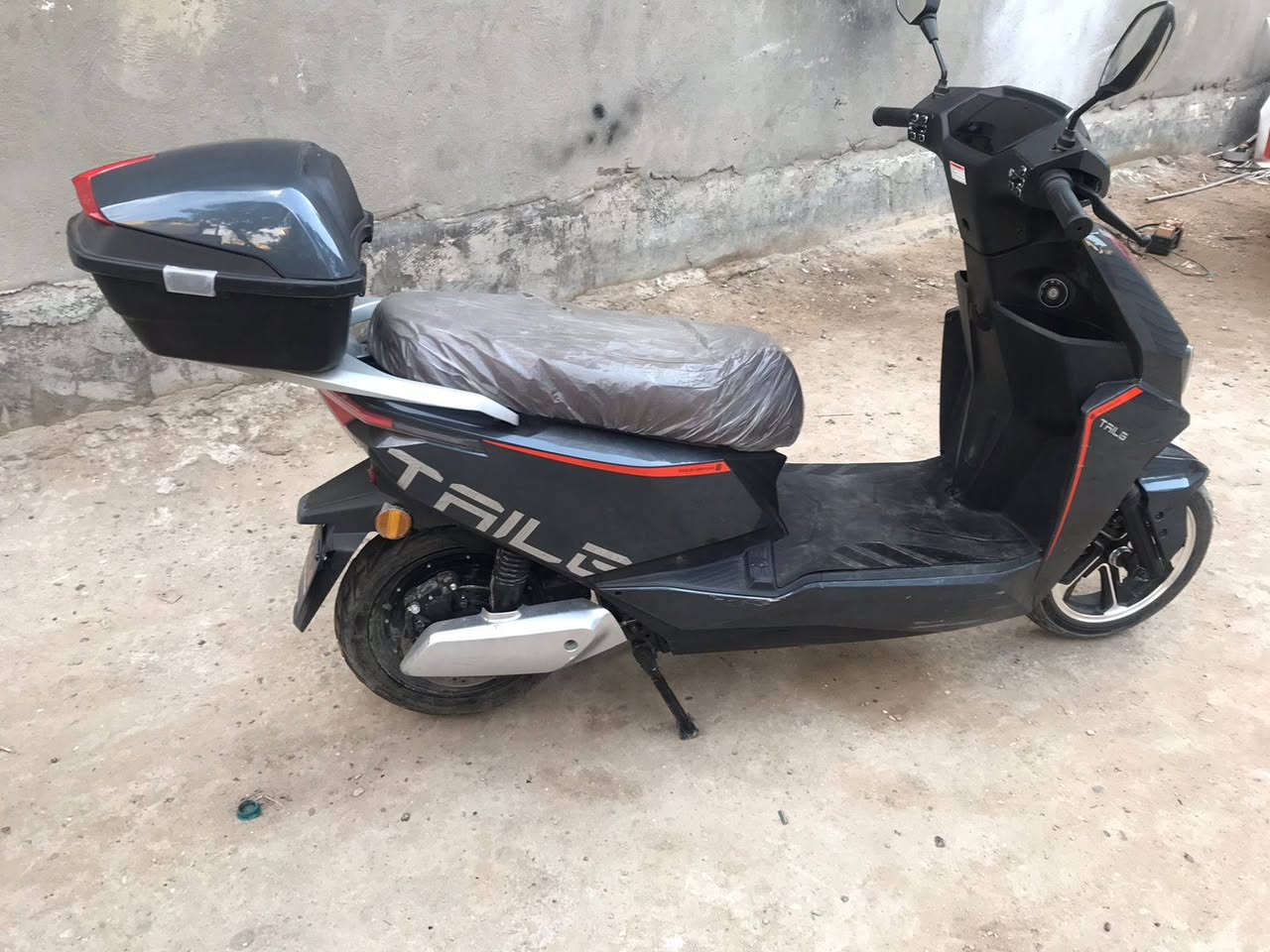 الـــــــــــــسلام عليــــــــــــــكم🙋‍♂️❤
دراجـــــــــه»(TAILG🔥❤ زيرو) 

مـــــــــــوديل (2025/شهر الـ6 ❤️‍🔥🙆‍♂️) 

بـطــــــــارياتـــــــــهها حـجم گبيـر عدد(6🔋🙂‍↔️)

حـجـــــم الملف (2000😍😍🔥) 

تمشــــــــي بالشحــــــنة الواحدة»(70‌🇰) 

ســــــــــرعةالدراجـــــــــــة»»((65 🤸‍♂️❤️‍🔥❤️‍🩹)) 

عدد  ســـرع الدراجه 3 💁‍♂️🤧💗

مميزات الدراجه

نضـام رجوع للخلف ‌🇷🙋‍♂️💗
لايتها زنون 🫶❤️‍🔥
دبـل اشاره😉❤

الـدراجه خير من الله نضافتها100/98🫶🌿

سعــر الدراجــــــة: 900الـف💁‍♂️ وبيها مجال بسيط

عــــــــــــــــنـــــــــــوان: بغداد» حي الجامعة» شارع66

الــــــــــرقــــــــــم: *********** اسيا💝
مــــــــلاحضــــــــة! لايوجد فيس ولامازنجر
+الجديده عارضيها بمليون وميتين والدراجه احنه اشتريناها جديده ومصارلها اهواي عدنه
مكلف بالنشر الرقم بيه واتساب او اتصال على السيم كارت
