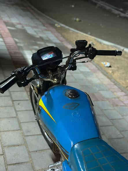 السلام عليكم دراجة يراني سيفان سونك 5كير مديل 24 نازله 25 مكينة  كفاله عامه بصمة لمس تشغيل عن بعد عدد 2 ببصمتين سويجين أوراق كاملة مال معرض مزودة بل 75 مكان بغداد مدينه الصدر رقم الهاتف ***********
