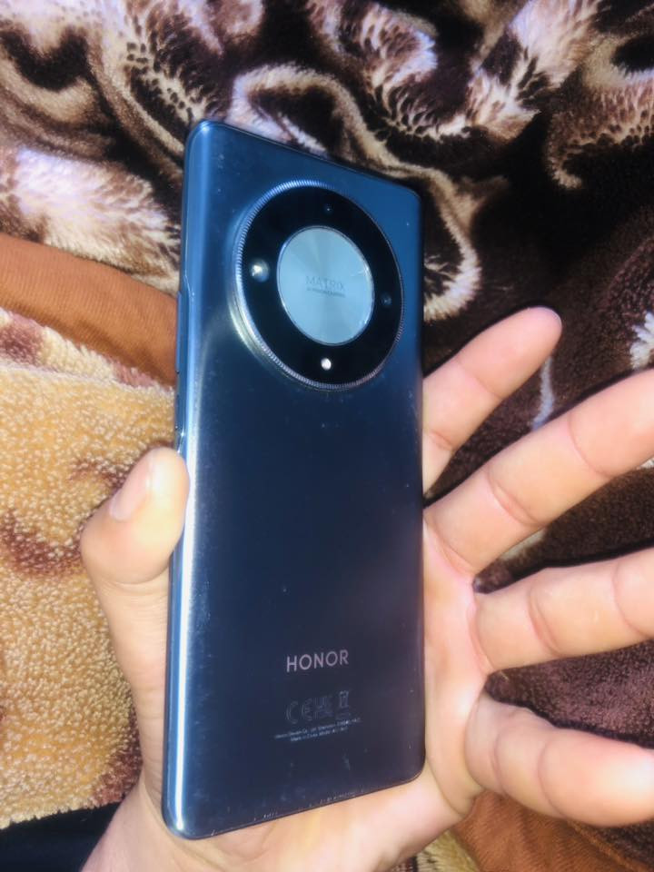 جهاز غني عن التعريف ذاكرة 256 جهاز كله شرط مال بيت نضيف حيل 60فريم جهاز معروف رايده 250 وبي مجال لل استفسار *********** مكاني موصل ايمن حي المامون
