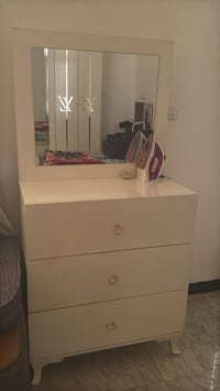 غرفه نوم خمس قطع للبيع المكان الشعب للاتصال على الرقم 07733257333