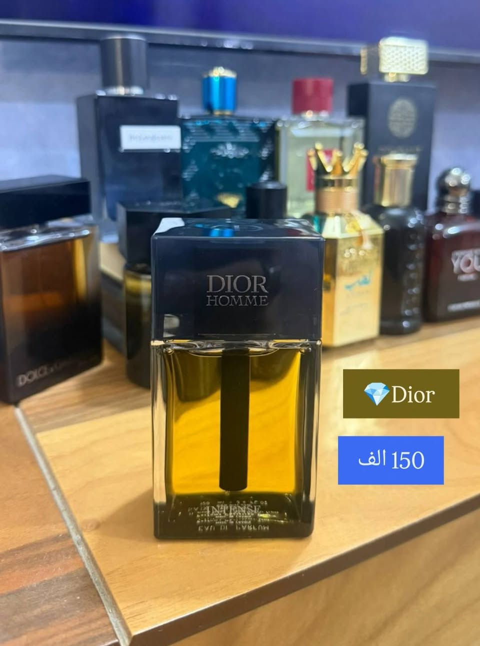 السلام عليكم ورحمه الله
عطور للبيع  غير مستعمله مجرد مفتوحه من الباكيت

 وباكيتاتهم موجودة .. الاسعار مرفقه مع كل عطر
يوجد توصيل
***********
