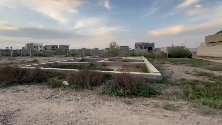 على بركه الله 
قطعة ارض بيهة رباط للبيع 
العنوان حي الازدهار خلف المحلات بموقع مميز 
للاستفسار الاتصال على ***********
