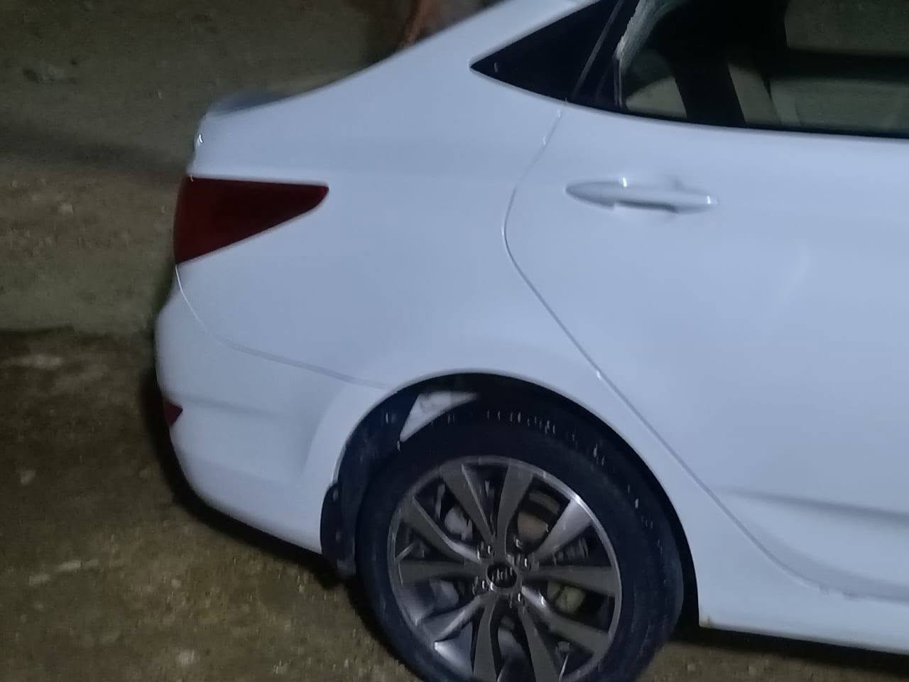 السلام عليكم اكسنت  موديل 16 خليجي سياره كفاله عامه فول مواصفات فتحه وتحكم وشاشه سياره كفاله عامه اي ضربه مابيه سياره تبريد ثلچ محرك 1600 سياره كير ومكينه بل باكيت رايد112 وبيه مجال ***********
