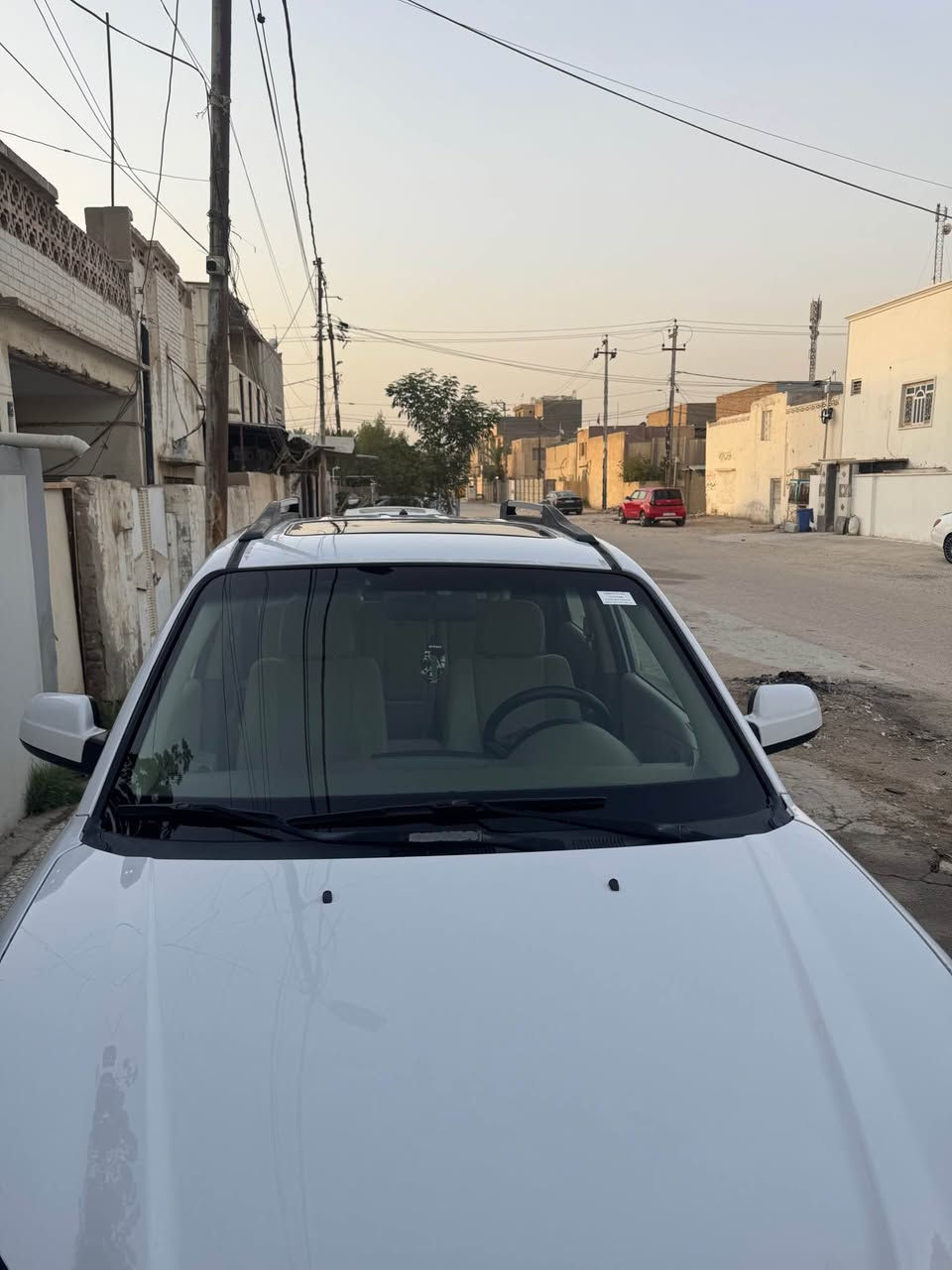 السلام عليكم توسان موديل 2009 رقم بابل السياره فول موصفات فور ويل مكفوله من الصبغ والضربه والتبديل كير مكينه حداديه خير من الله تخم تاير مكينه 2700 ب119 او بيه مجال بسيط *********** مكان السياره حله حلة, بابل
