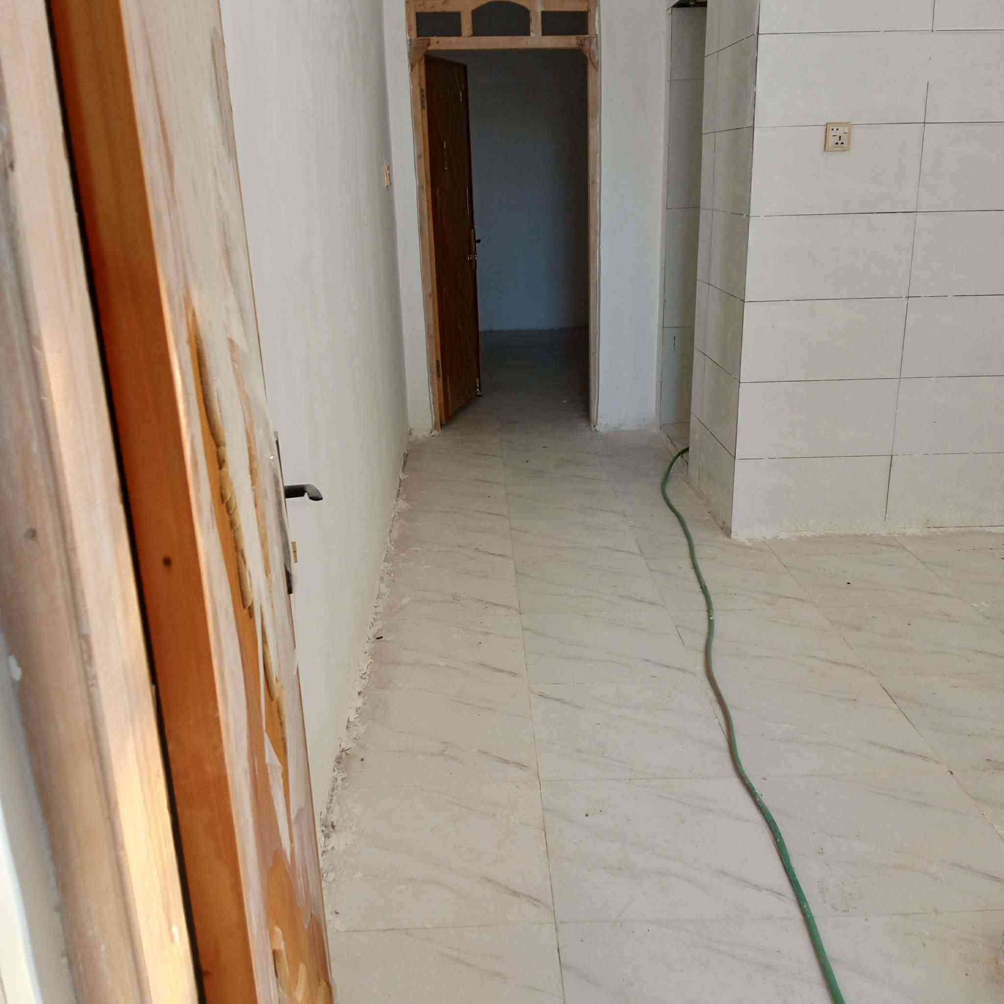 بيت للبيع زراعي 25
100 طولاني

يتكون من غرف نوم استقبال صاله مطبخ صحيات داخليه وخارجيه بناء طابوك صب المكان خلف المجمع السكني بكاع راجي ابو احمد  قرب الحسينية رابع بيت ع شارع الرئيسي خدمات جاهزه ماي كهرباء بالباب السعر 45 وبي مجال 

تواصل معنا ***********
