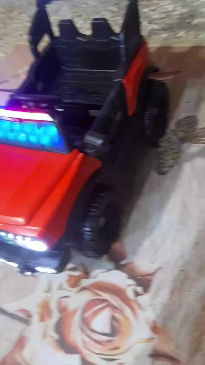 سياره اطفال البيع نظيفة ومامستخدمه ابد السعر ١٣٠

***********

