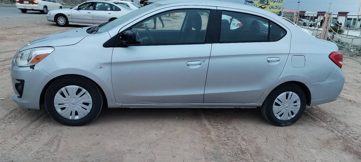 للبيع ميتسوبيشي ميراج موديل 2017 رقم سليمانية سنويه ورقم كله جديد شرط التحويل او وكالة  ماشيه 74 مواصفات شاشه كاميرا تحكم ستيرن مثبت سرعه صور الحادث موجود بالمنشور حادثه بسيط كلش ماكو اي ضرر داخلي كير ومحرك وتبريد وتدفئه كله بشرط على الشركه 
مكان السيارة كركوك
السعر 78 
رقم مبايل ***********
