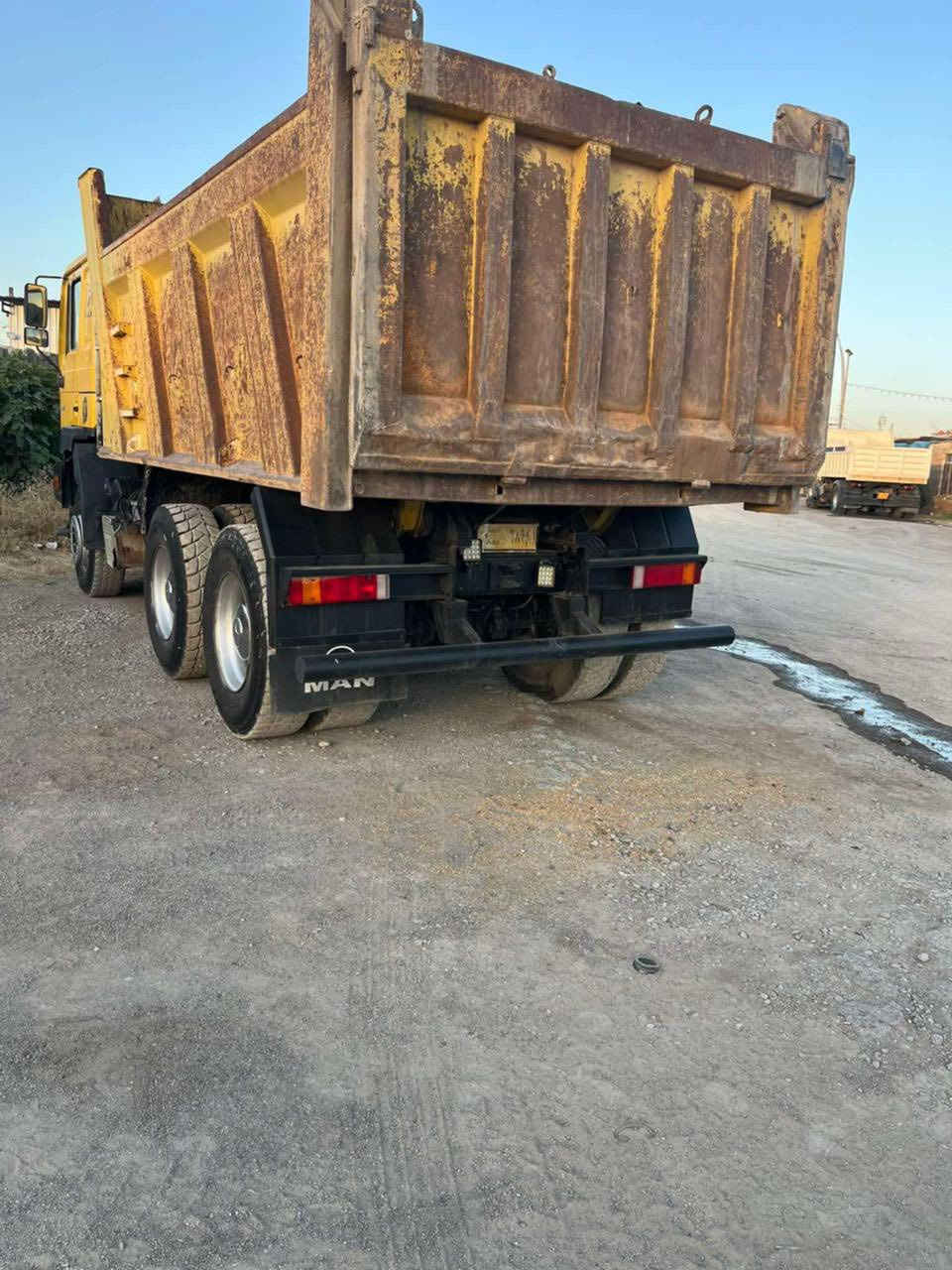 مان مؤديل ١٩٩٩ئارمي دهؤكه به شه رتي ئه وه ليان  شانسي به شه رت هيج ته قيني نيه مه كينه ي كه ميك بوخاري هه يه سه رفي نييه تاييه ي پيشي لؤكه تايه كاني دواي وه سه ته سه ياره كه جايزو بي مه سره فه و له ئيشايه سعر ١٩٥ وه ره قه شوين بازيان موشته ري تيل بكه ***********
