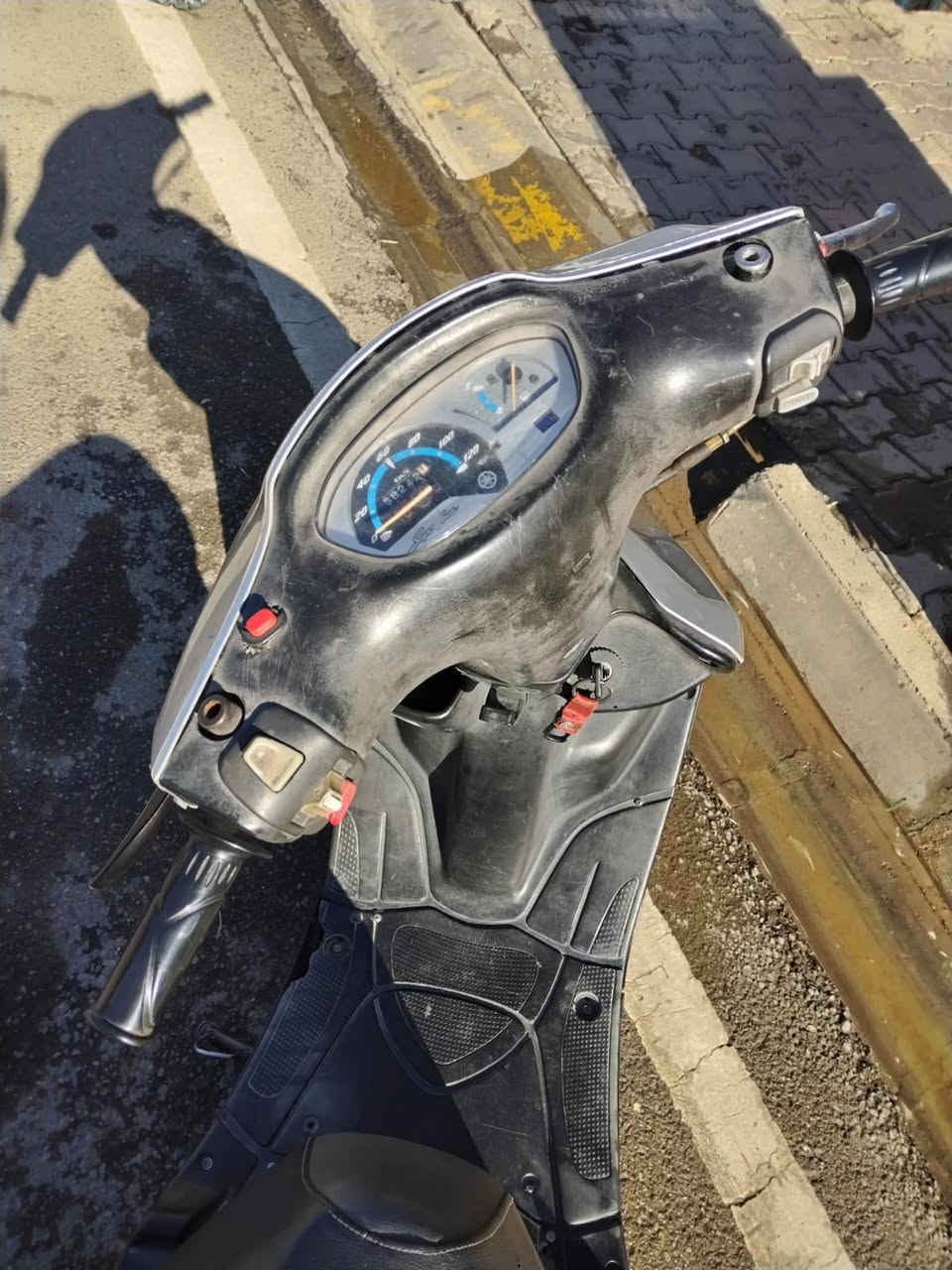 دراجه البيع ماكس قجمه 120 الدراجه نضيفه كلش كهربايات كله شغال عليه صولنصه رياضي محرك ياباني ما مفتوح كلش نضيفه 
مكاني كركوك 
السعر 350وبيه مجال 
الرقم ***********
