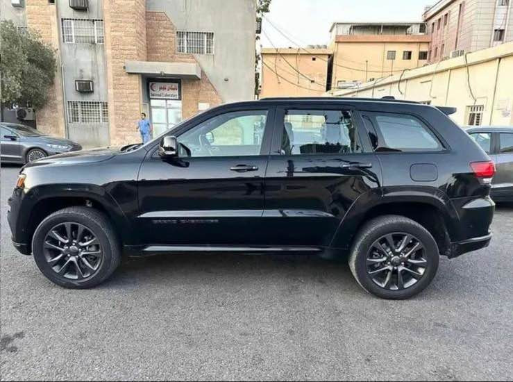 جێب گراند شیرۆكی  overland 2018 
كلین تایتل دەعامی بۆ دەعامی بەشەرت
قەپات مواسەفاتە 
گێر و مەكینەو هەموو شتێكی بەشەرت
رادارە 
كوشن خەزن
كوشنی پێشەوە سارد و گەرم
كوشنی دواوە گەرم
جەگە
پانۆراما
كوشن جلد 
62 مايل رۆشتوە 
سعیری 283 وەرەقە و مەجال 
*********** Singapore
