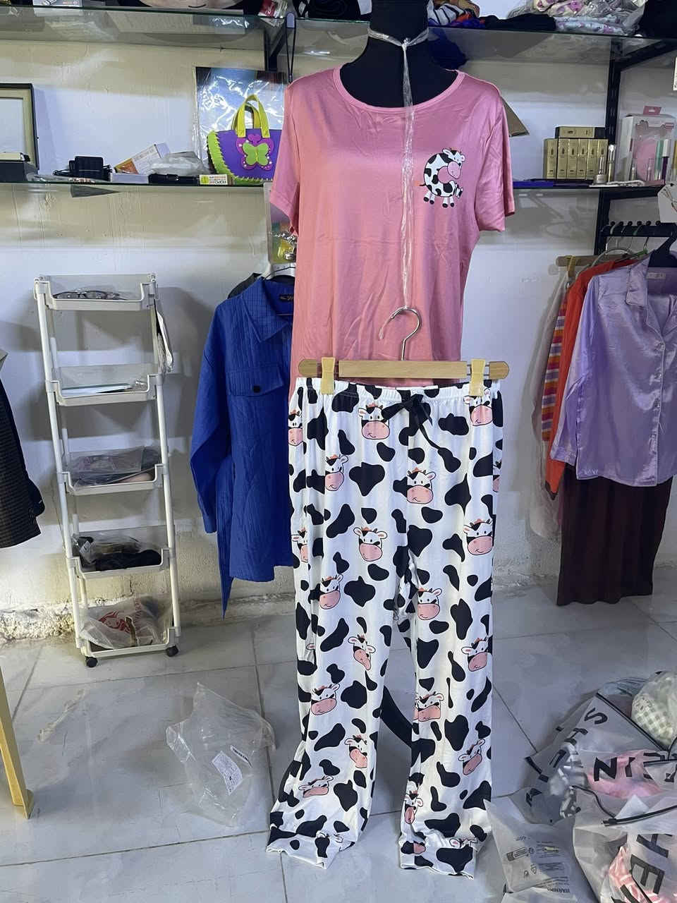 تراكات شي ان اصلي بيها كل القياسيات صيفي درجه اولى @إشارة


**إذا كنت صاحب هذا الإعلان وتريد حذفه لأي سبب، رجاءا أرسل رسالة إلى الدعم الفني**