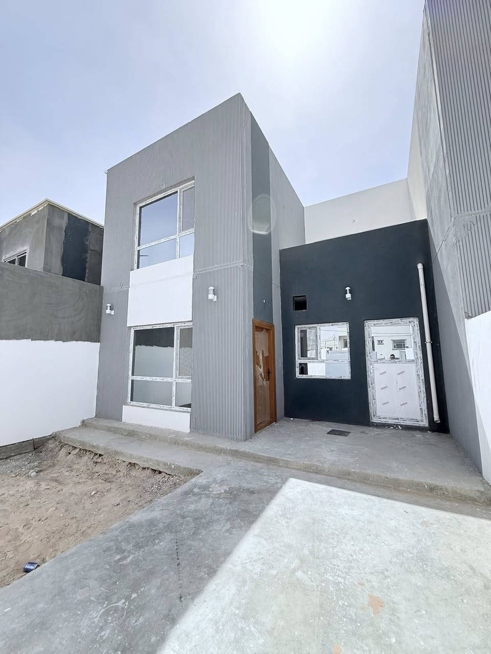 دار للبيع بلاش البلاش 
ماكو هيج سعر بكل المجمع
مجمع قرية الغدير 2 
مساحة 150 متر طابقين واتجاه الدار شمالي 
بلوك 36 خلف شارع الزيتون مباشرةً 
مؤجر حالياً لليفيدة يخليه على إيجارة 
لمعرفة باقي التفاصيل اتصل على الرقم يباع نقداً فقط
***********
مكتب عقارات صادق الخزعلي لكل ماهو مميز
