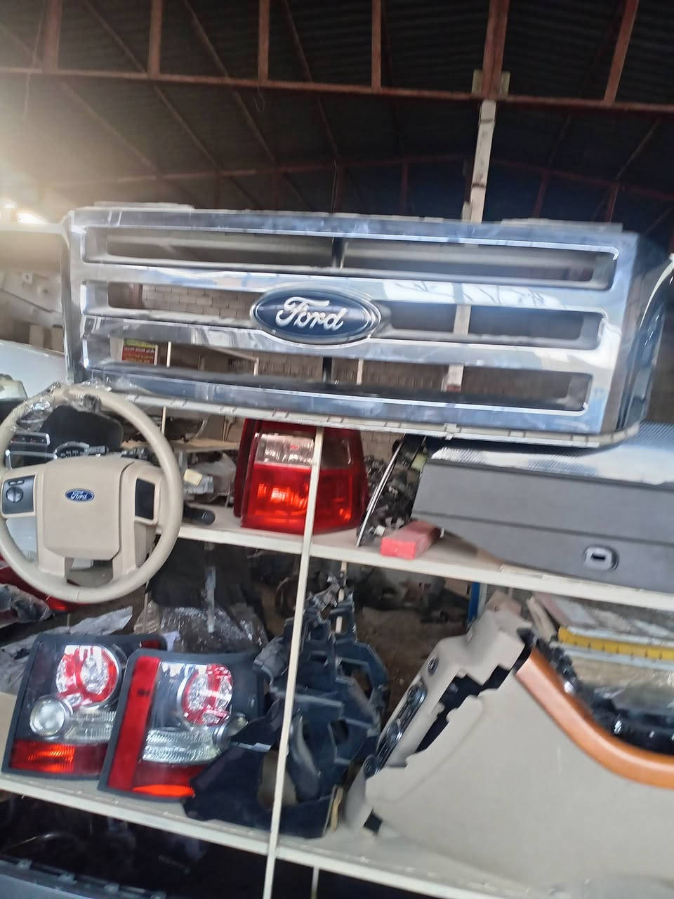 يتوفر ادوات وكير ومكينة فورد اكسبيدشن
العنوان السليمانية المنطقة الصناعية خلف كراج بغداد القديم لأي استفسار يرجى الاتصال على الأرقام التالية ***********
***********
