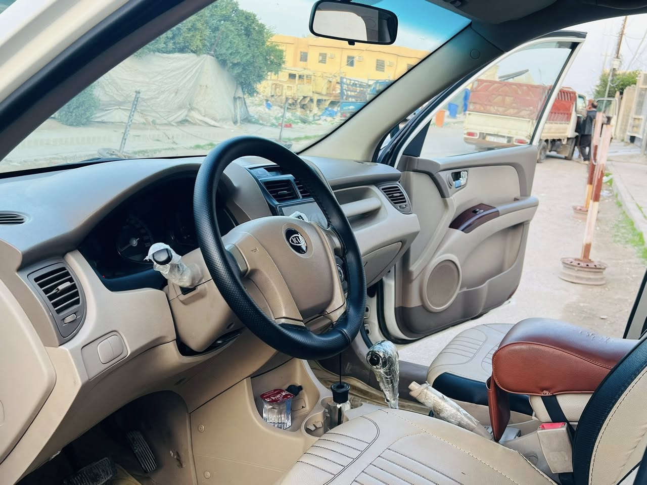 السلام عليكم
سبورتج 2009 رقم صلاح الدين سنويه مساقطه شرط التحويل ما اسوي وكاله فول مواصفات تنته صاج شاشه 
شرط الجسم سليم لا تعديل ولا صبغ فقط براس البنيد طخه موضحها بل صوره كير محرك حداديه تايرات كله شرط عندي نقص غاز التبريد بسبب تبديل راديتر السياره مال جنايه جماعة البيع ولشره لا تعاملني لان السعر مايوالمك كلشي اكو بل سوك والله يرزق الجميع عارضها ب139$ وبيها مجال 
***********
