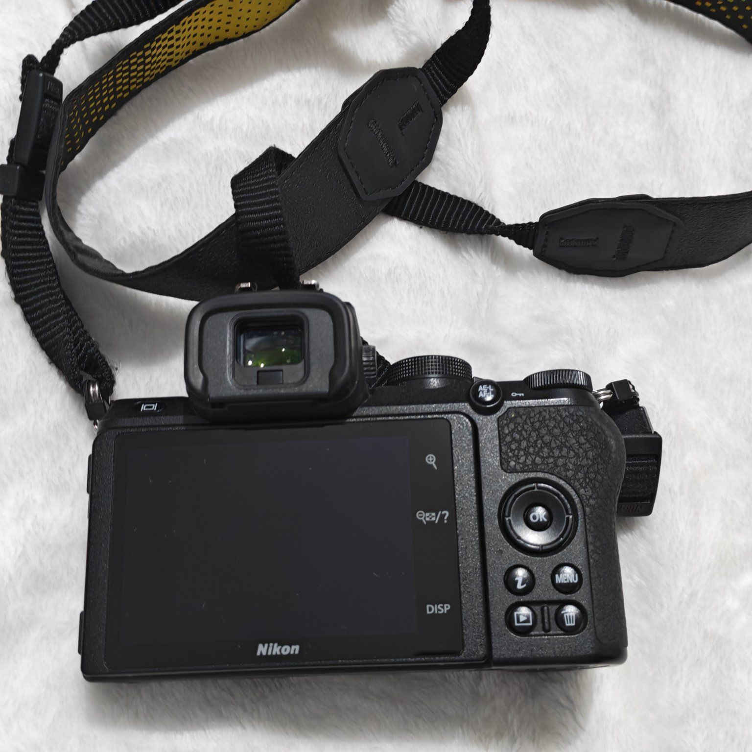 📸 للبيع: كاميرا بدي فقط Nikon Z50 بحالة ممتازة جدًا (شبه زيرو) استخدام شخصي خفيف
كاميرا قوية ومناسبة لعشاق التصوير وصناع المحتوى ، خفيفة وسهلة وفي نفس الوقت جودة صور احترافية 
 بدون أي خدوش أو عيوب نهائي ❌
 عدد الشتر: 9000 صورة فقط
معاها الكرتونة والشاحن الأصلي والبطارية


**إذا كنت صاحب هذا الإعلان وتريد حذفه لأي سبب، رجاءا أرسل رسالة إلى الدعم الفني**