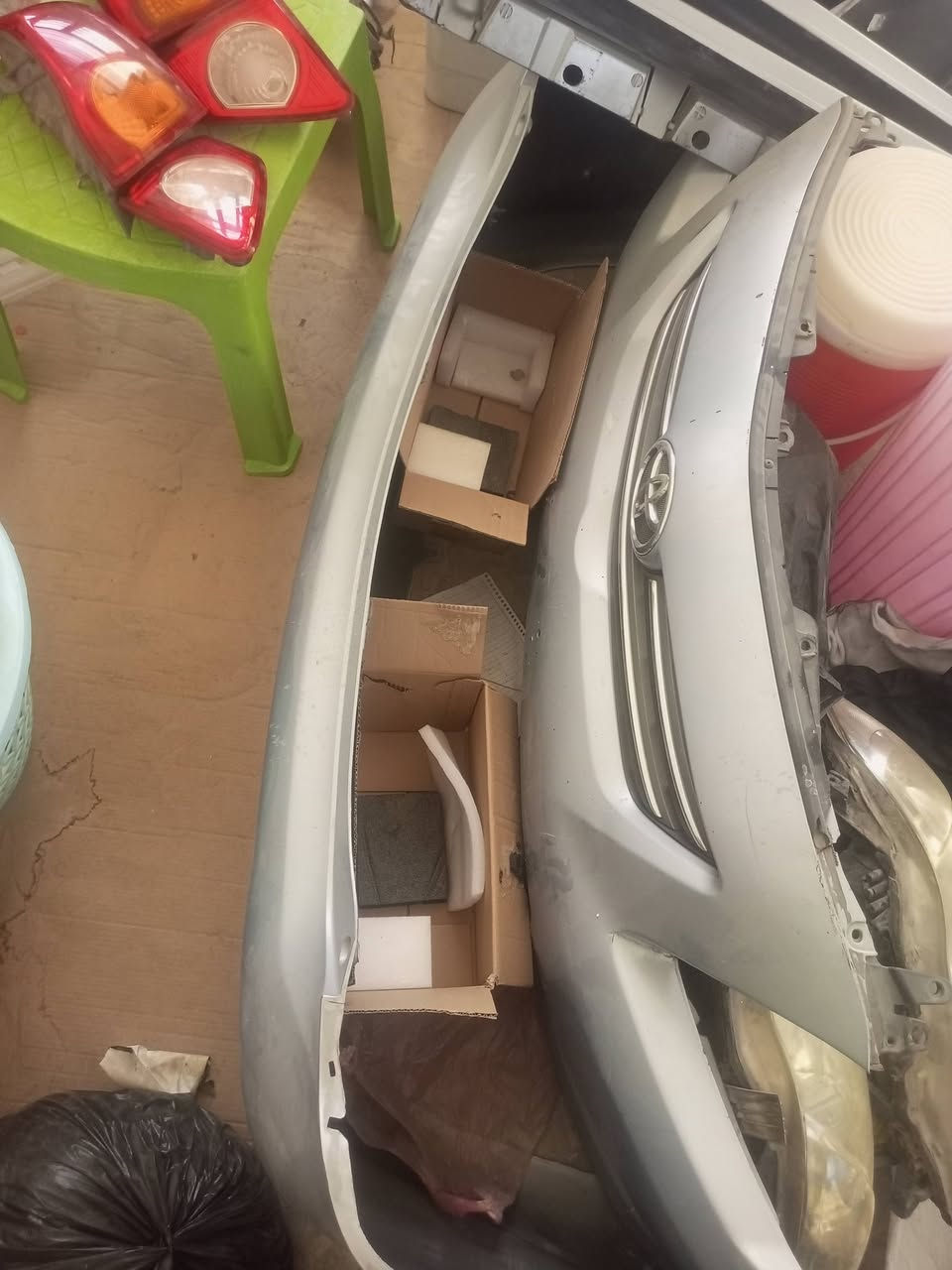 السلام عليكم
غراض كورلا للبيع دعاميات اماميه وخلفيه دوسات يمنى ويسرى مازدات بك لايت الصفحتين ***********2
