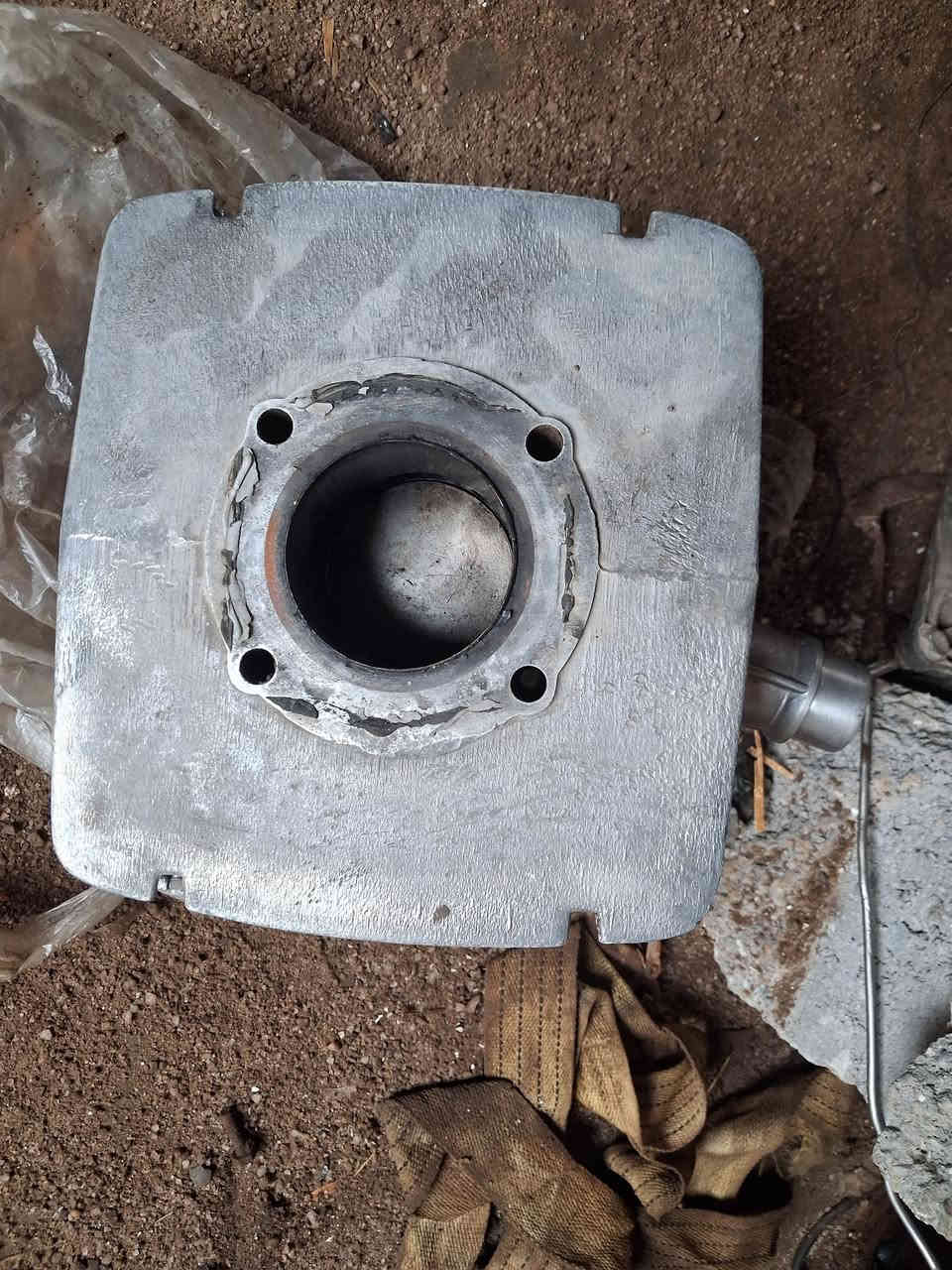 سلام عليكم للبيع سلندر ألماني كصه ٤ بدون بستم سن بلادي السعر  ٣٠ مكاني فلوجة هاتف *********** يوجد توصيل جميع محافظات من رخصت مدير الكروب المحترم
