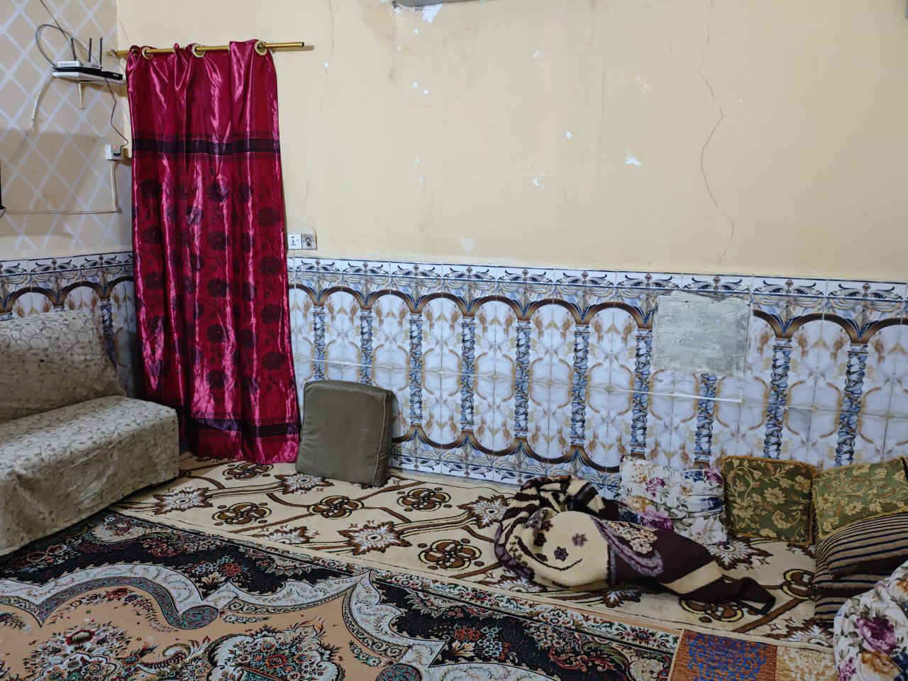 السلام عليكم
دار للبيع طابو صرف مساحه 100م  واجهه
يحتوي  غرفه وصاله واستقبال ومطبخ وصحيات
حي العسكري الثالث 
للاستفسار📞 اكثر
***********
***********   مراجعة مكتب الفراتي للعقار 🏠قرب جامع زين العابدين
