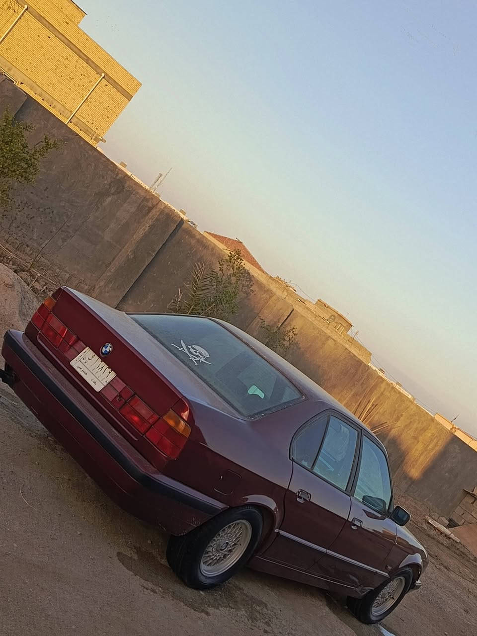 سلام عليكم بي ام525اصل بليته وسنويه بجم عريض موديل 90 مكينه مسكر عدل مكينه وكير خير  الله دبل جكمجه بدون فتحه مصبوغه عام اثر جراد غرفه كلش جديده مابيها نقص السياره تبريد ثلج تتدفئه شغاله متعوب عليه السياره لونها ماروني كلش حلو تحويل ثاني يوم سنويه لل28 مكاني بغداد رقمي للتواصل ***********
