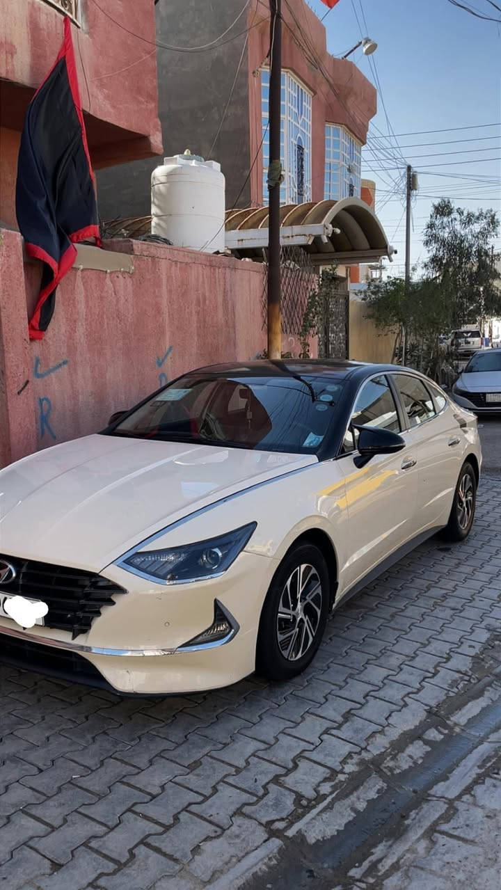 سلام عليكم
سياره سوناتا هايبرد 2021  للبيع
السياره جاهزه من كلشي
مابيها نقص برغي 

مكينه كير حداديه تبريد خير من الله
فول مواصفات ماعده الفتحه 
بصمه تشغيل
بصمه ابواب خارجيه واناره ترحيب
منضومه لايت زنون سعره 500 الف
طخم تاير جديد
انضمه قياده عدد -4-
حساسات اماميه خلفيه
كامره خلفيه
مثبت سرعه
شاشه 
تحكمات ستيرن
قطعتين تبريد 
8 سماعات
سايد بريك كهربائي
مانع انزلاق 

السياره ماناقصه شي باسمي 
تحويل ثاني يوم

السعر 132 وبيه مجال بسيط
عنوان السياره البصره
اتصال 
☎️ ***********
