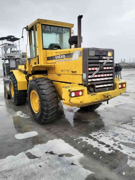 لبيع شفره فالفو موديل 1999 حجم 70. سنوي جديد عنوان الموصل شرط تحويل ***********.  ***********
