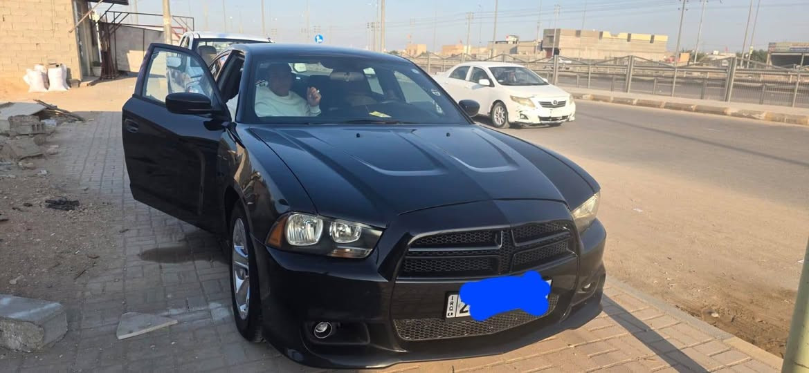 السلام عليكم 
ادوات ادوات ادوات
جارجر 2014 بدون كصه وكفاله من السرقه السياره خير من الله ترايك العراق كله جاهزه وما ناقصه شي بس حداديه لوحات شماليه سعر 70 ورقه وبيه مجال  للاستفسار ***********
