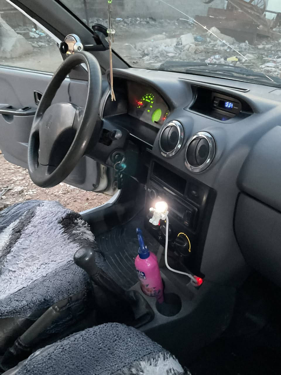 السلام عليكم اخوان السياره2015سايبه للبيع كير مكينه شواصي كفاله على وضع الشركه اثر خياسات بالذيول مال جمالغ مكاني بغداد  رقم التلفون ***********
