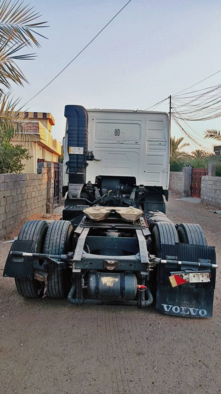 السلام عليكم فالفو لبيع موديل 97
رقم ديالى سنويه نافذه مربوطه فلات 
مكان بغداد 
رقم الهاتف ***********
