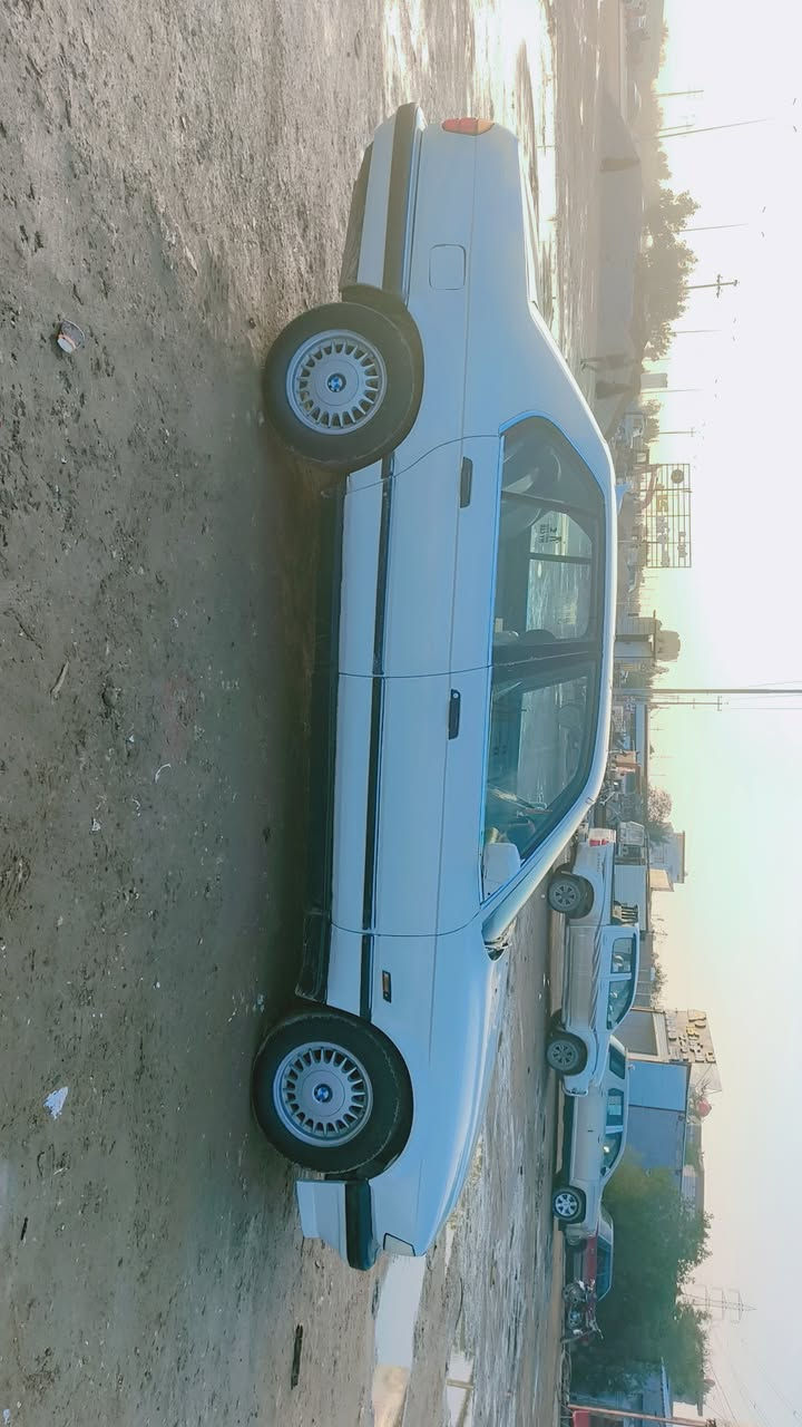 سلام عليكم للبيع بيم 735 مسكر 8 موديل 92 رقم بغداد تحويل مباشر مكان سياره واسط عزيزيه للبيع فقط سعر 55 وبيه مجال هذا رقم صاحبه ***********
