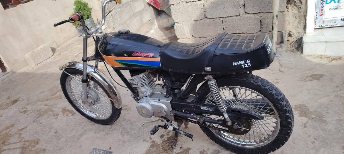 تايكر 19مكينه خرسه تحريكه ومعدل الدراجه نضيفه مكاني حي السماح ***********
