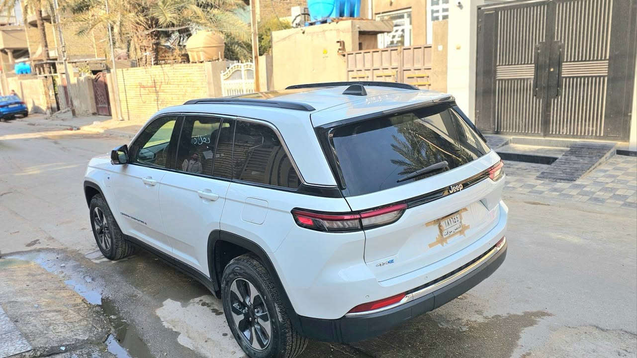 السلام عليكم 
 جيب هايبرد 24 دخول جديد 
حادثها موظح بالصور 
بيها صبغ نصف كتف القمارة
وطرف الجاملغ ماشية 56 الف
السعر المطلوب  / 29 الف دولار
 290 ورقة
للتواصل الاتصال على 
 ***********
 ***********
